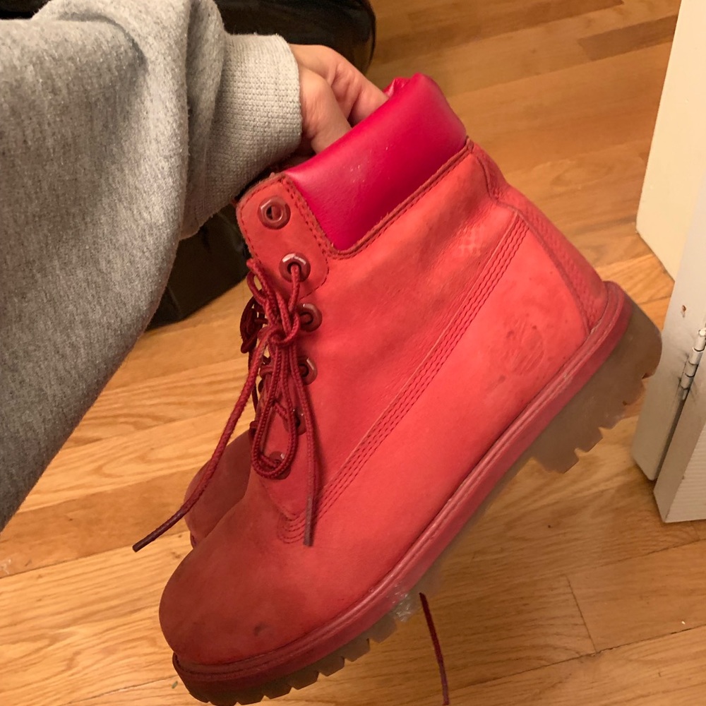 Red Timberlands - Picture 3 of 4